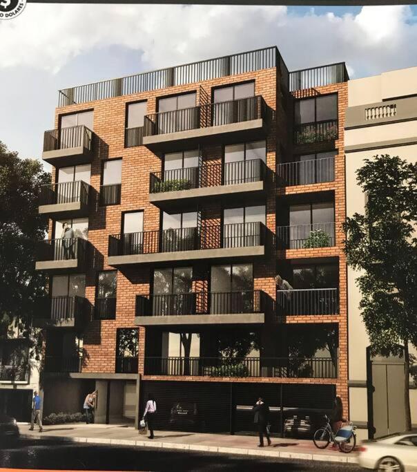 Suite In San Telmo Dormitorio En Suite Con Dos Banos Y Balcon A La Calle بوينس آيرس المظهر الخارجي الصورة