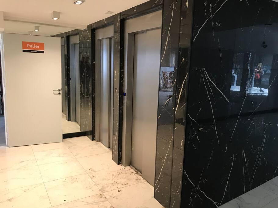 Suite In San Telmo Dormitorio En Suite Con Dos Banos Y Balcon A La Calle بوينس آيرس المظهر الخارجي الصورة