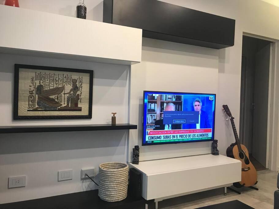Suite In San Telmo Dormitorio En Suite Con Dos Banos Y Balcon A La Calle بوينس آيرس المظهر الخارجي الصورة