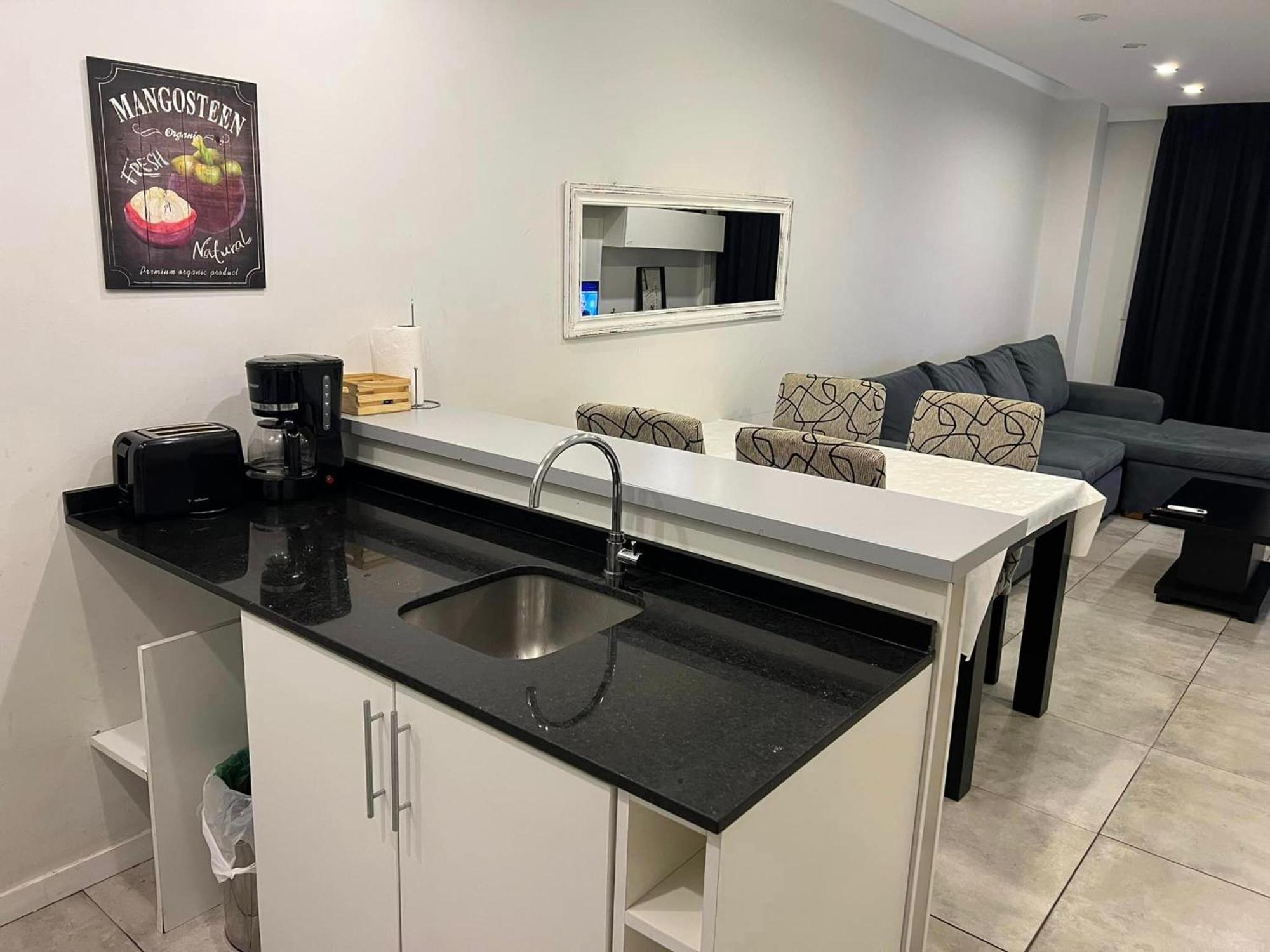Suite In San Telmo Dormitorio En Suite Con Dos Banos Y Balcon A La Calle بوينس آيرس المظهر الخارجي الصورة