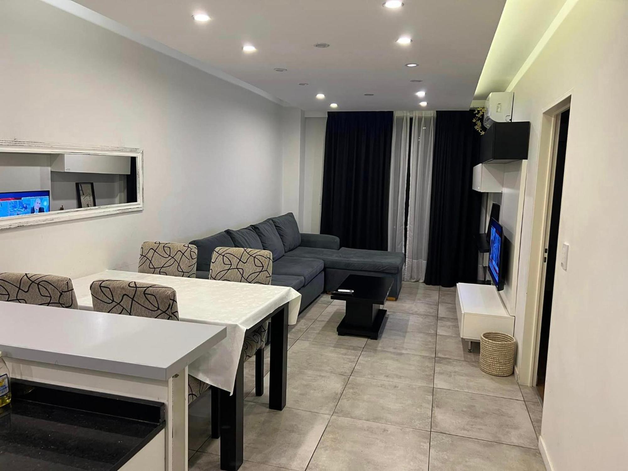 Suite In San Telmo Dormitorio En Suite Con Dos Banos Y Balcon A La Calle بوينس آيرس المظهر الخارجي الصورة